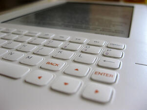 4738779440 8582053f99 b